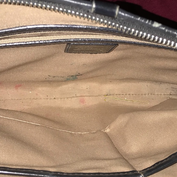 Authentic Burberry Handbag open to offers - Picture 3 of 3